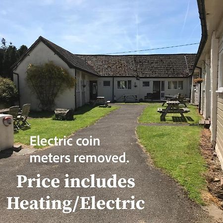 Court Farm Holiday Bungalows Ltd Вотчет Екстер'єр фото
