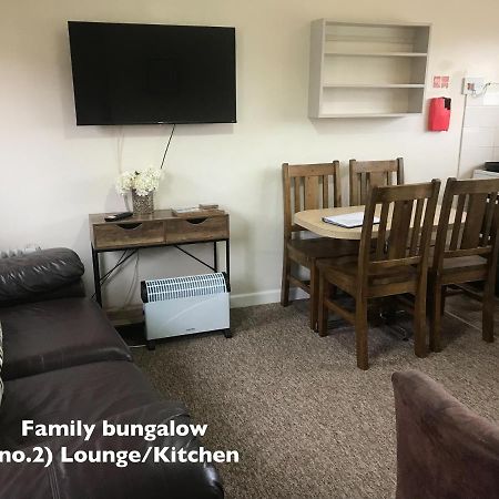Court Farm Holiday Bungalows Ltd Вотчет Екстер'єр фото