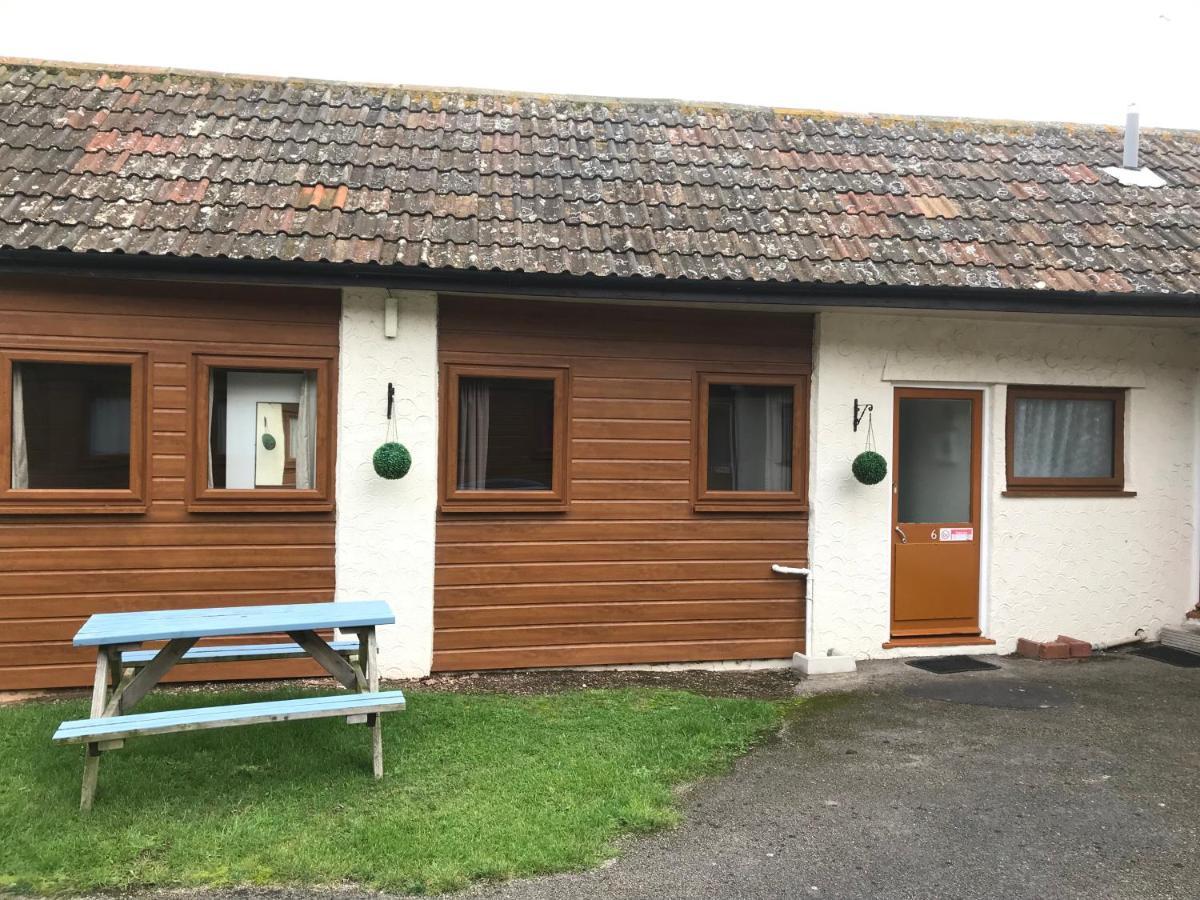 Court Farm Holiday Bungalows Ltd Вотчет Екстер'єр фото
