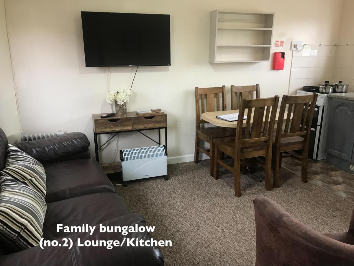 Court Farm Holiday Bungalows Ltd Вотчет Екстер'єр фото
